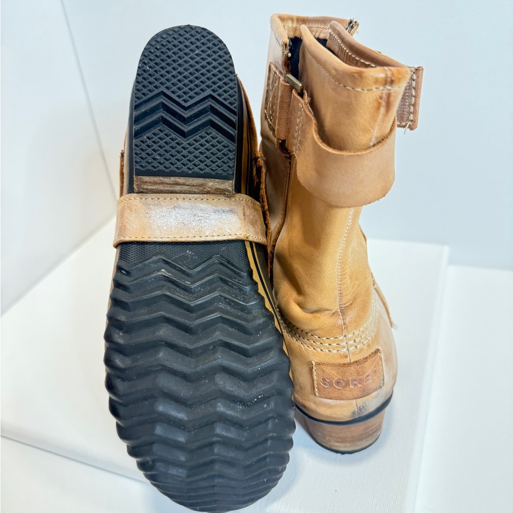 Sorel Tan and Black Winter Boots - Picture 3 of 7